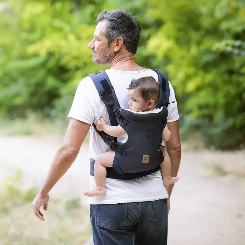 Le portage dorsal : porter bébé dans le dos, un jeu d'enfant !